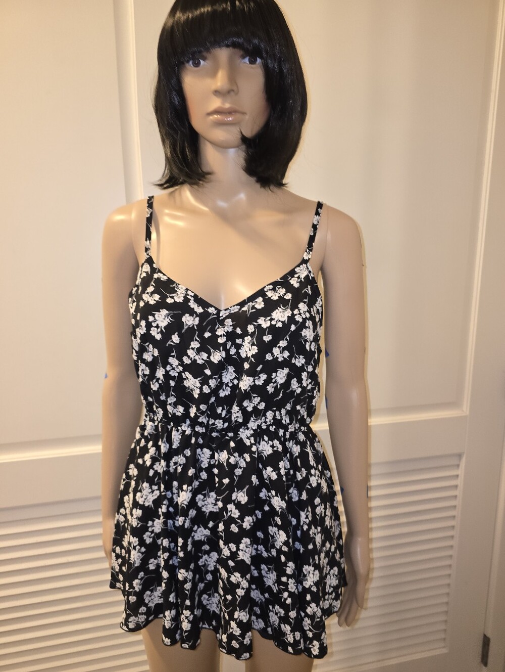 Black Floral Spaghetti Strap Top🖤